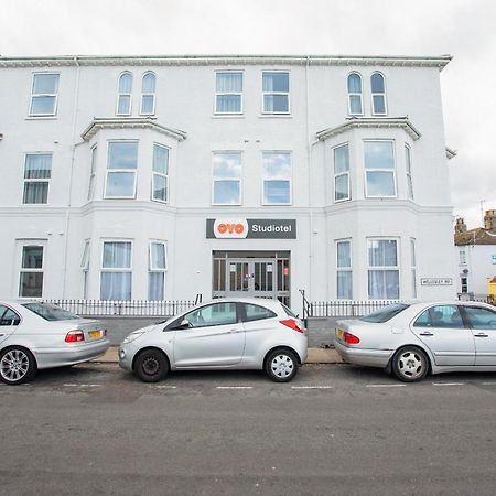 Oyo Studiotel Gy - Modern Hotel Apartments Great Yarmouth Eksteriør billede