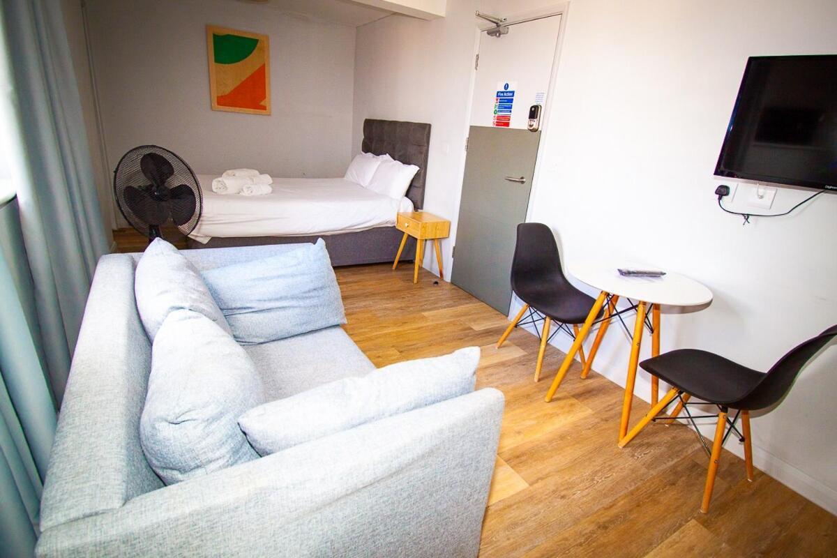 Oyo Studiotel Gy - Modern Hotel Apartments Great Yarmouth Eksteriør billede