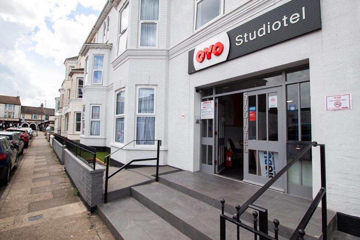 Oyo Studiotel Gy - Modern Hotel Apartments Great Yarmouth Eksteriør billede