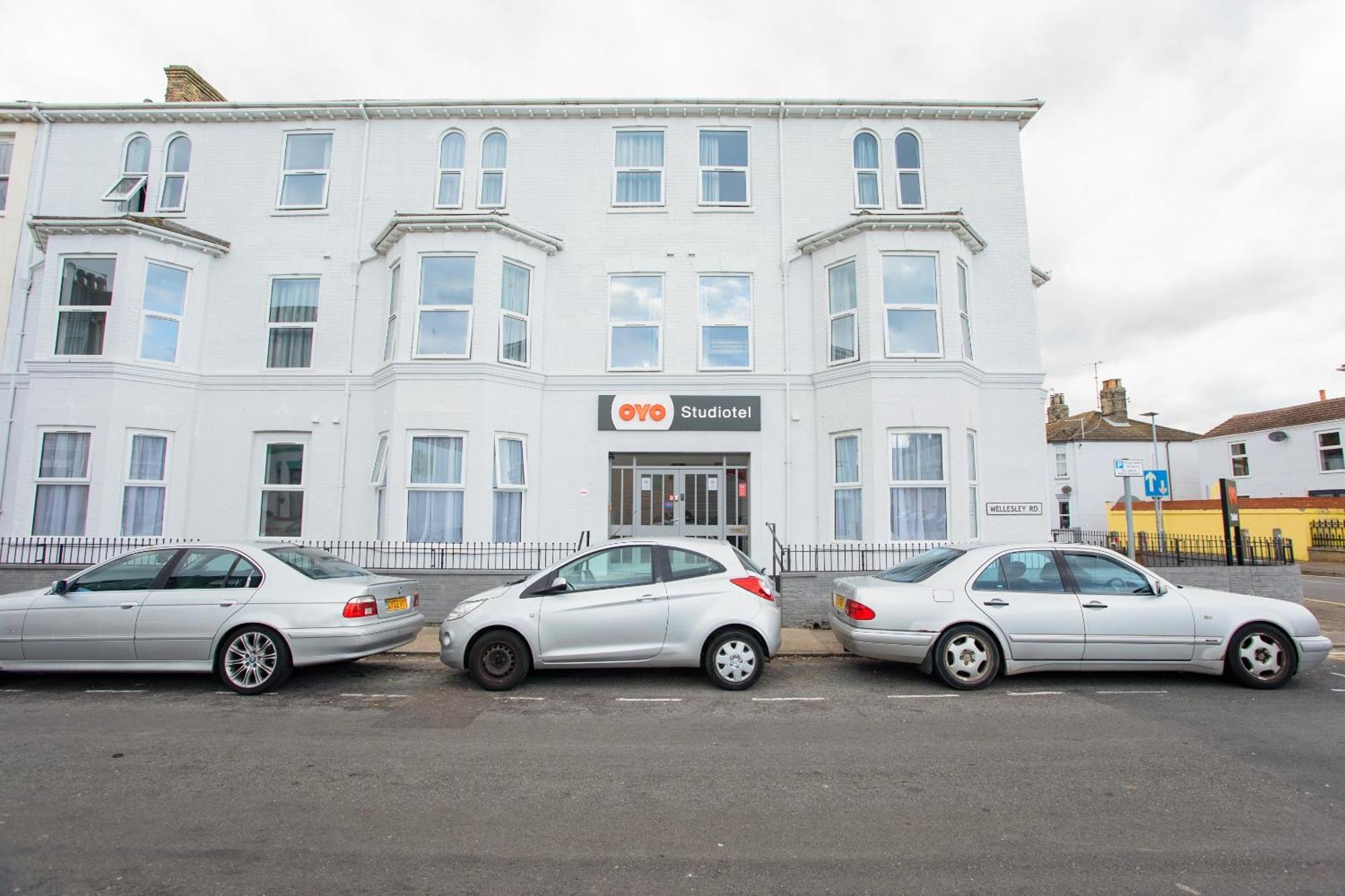 Oyo Studiotel Gy - Modern Hotel Apartments Great Yarmouth Eksteriør billede